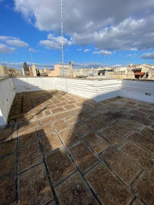 Appartamento In Pieno Centro A Lecce Luaran gambar